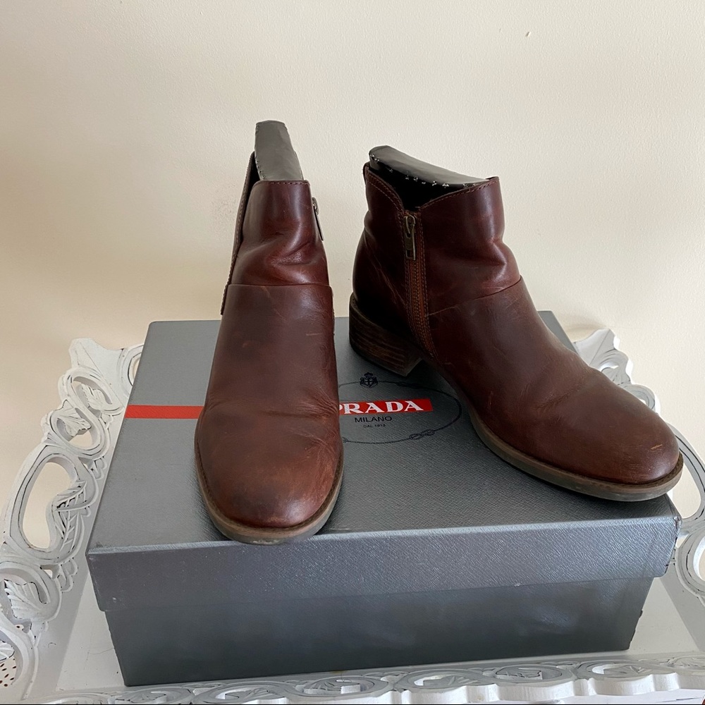 Timberland BECKWITH SIDE-ZIP CHELSEA BOOTS in Rawhide Brown